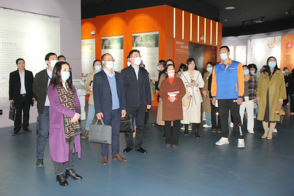 “青鳥計劃·就業(yè)服務(wù)季”高校學(xué)生企業(yè)行走進(jìn)潔晶