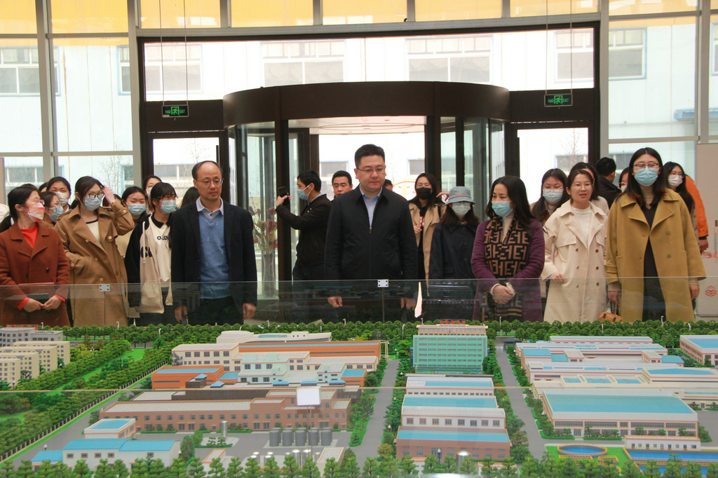 “青鳥計劃·就業(yè)服務(wù)季”高校學(xué)生企業(yè)行走進(jìn)潔晶